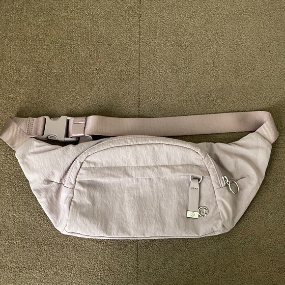 lululemon athletica Handbags - Lululemon On The Beat Belt Bag